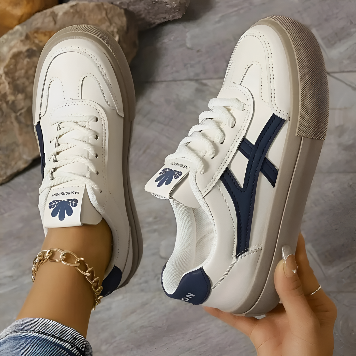 Lyca - Orthopedic Sneakers