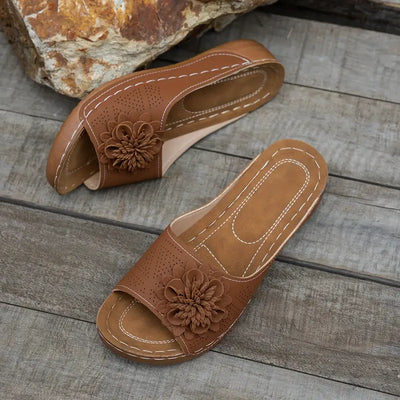 FLORA | Sandals with Flower Motif