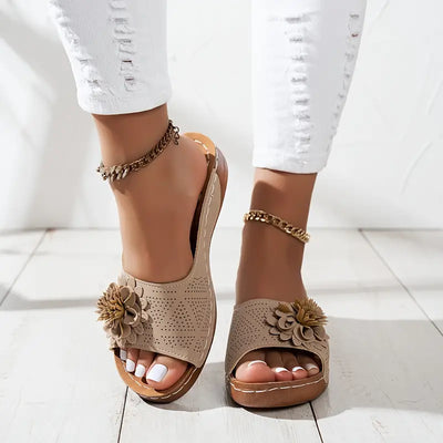 FLORA | Sandals with Flower Motif