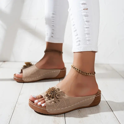 FLORA | Sandals with Flower Motif