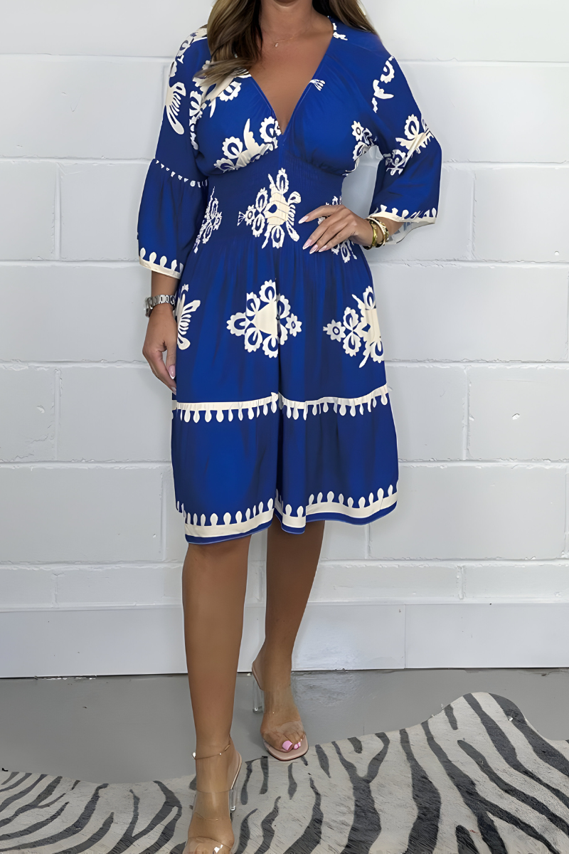 Lisa | Chic Knee-Length Elegance