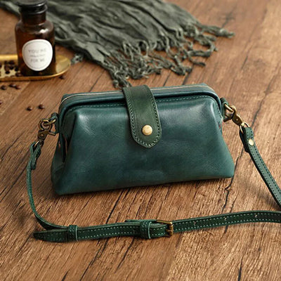 Quinn - Classic Retro Shoulder Bag