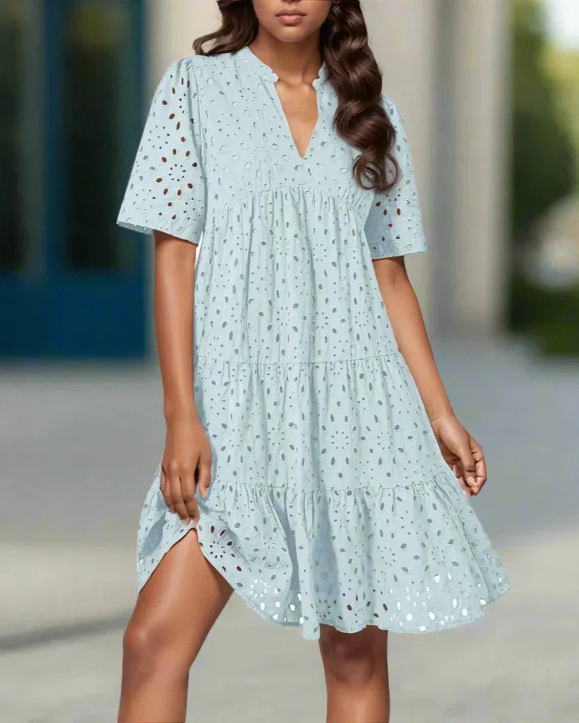 Jessica - Stylish and Figure-Flattering Dress