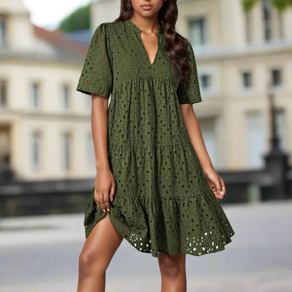 Jessica - Stylish and Figure-Flattering Dress