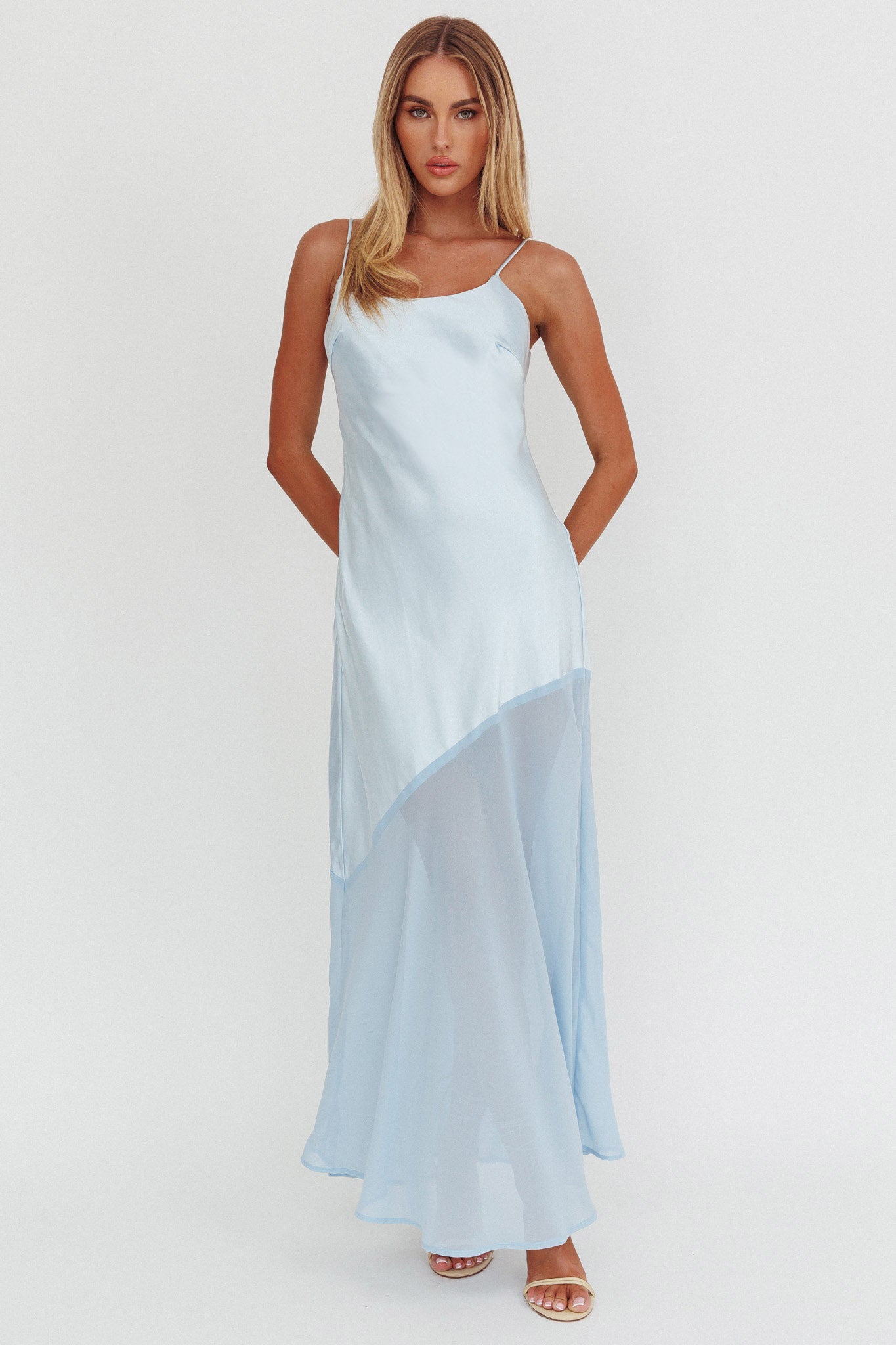 Isabela – Long Dress with Ethereal Elegance
