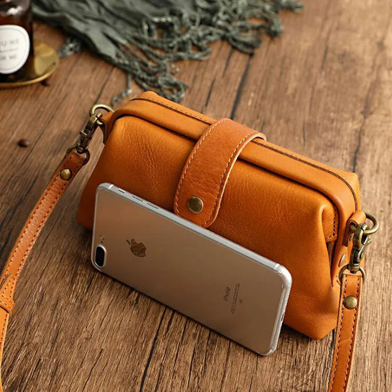Quinn - Classic Retro Shoulder Bag