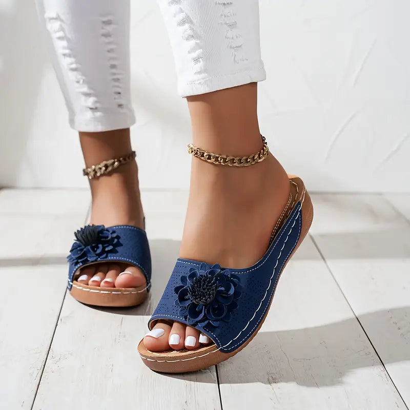 FLORA | Sandals with Flower Motif