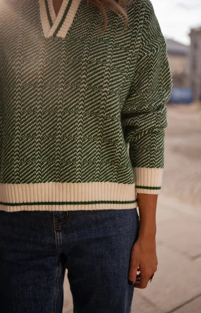 EMILIA™ | THE GREEN V-NECK PULLOVER