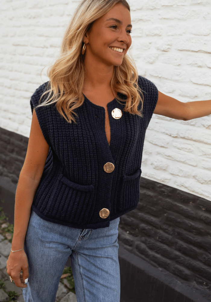 FENJA™ | THE STYLISH LAYERING KNIT VEST