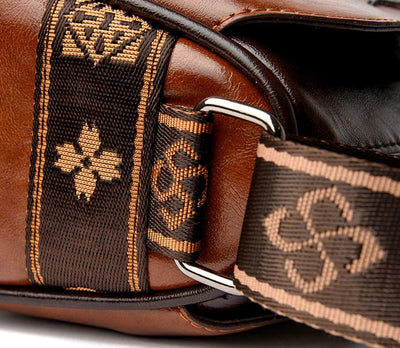 Aria - Elegant Adjustable Strap Crossbody Bag